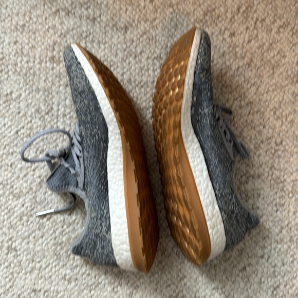 Adidas PureBoost - Picture 2 of 6